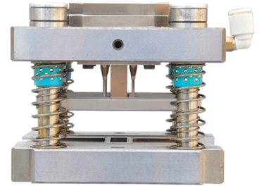 Stamping strip cutting mold